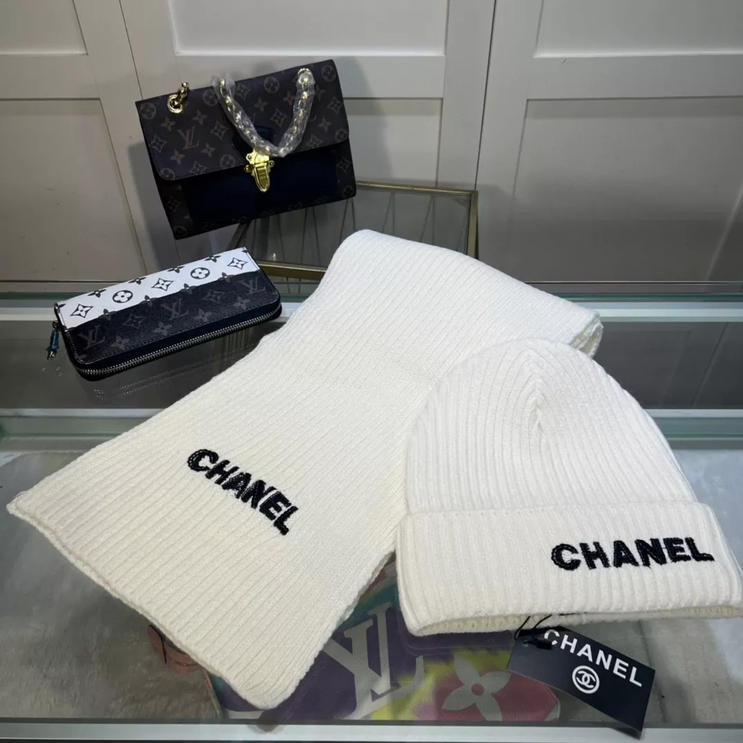 chanel hat and echapres set s_127aab5